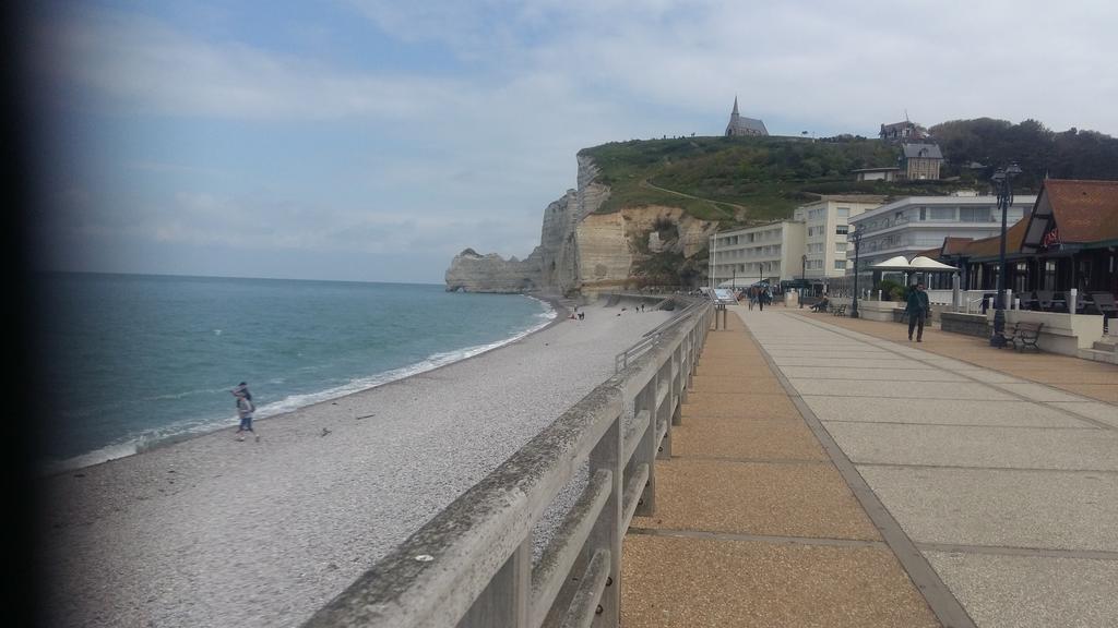 Les Galets Bleus Bed & Breakfast Etretat Ngoại thất bức ảnh